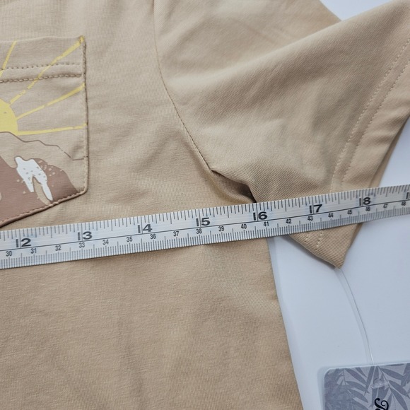 Tommy Bahama Kids Tan Mountain Sun Pocket T-Shirt Boys Size L 10/12 New - Picture 6 of 9